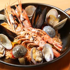 魚介とトマトのパエリア