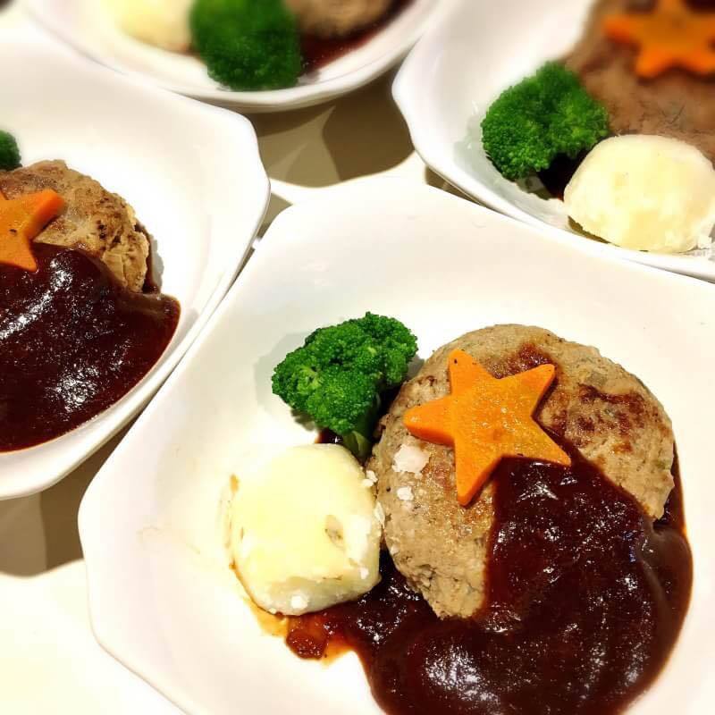 ハンバーグ（+チーズ50円）（600）