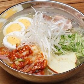 冷麺(そば粉無しの白い冷麺）