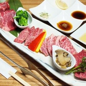 特撰牛　四種盛合せ