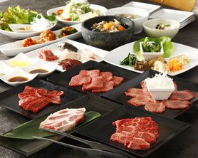 【特撰牛7000円コース】特撰牛を味わう上級コース13種 （送歓迎会にお勧め）