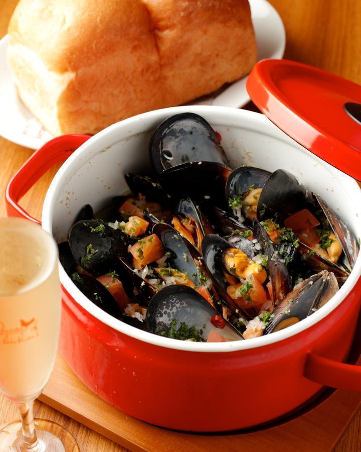 三陸沖ムール貝のスパークリングワイン蒸し（2ポンド）