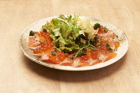 季節の鮮魚と九条葱のカルパッチョ