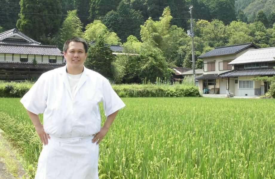 米は地元の農家さんより仕入れます。