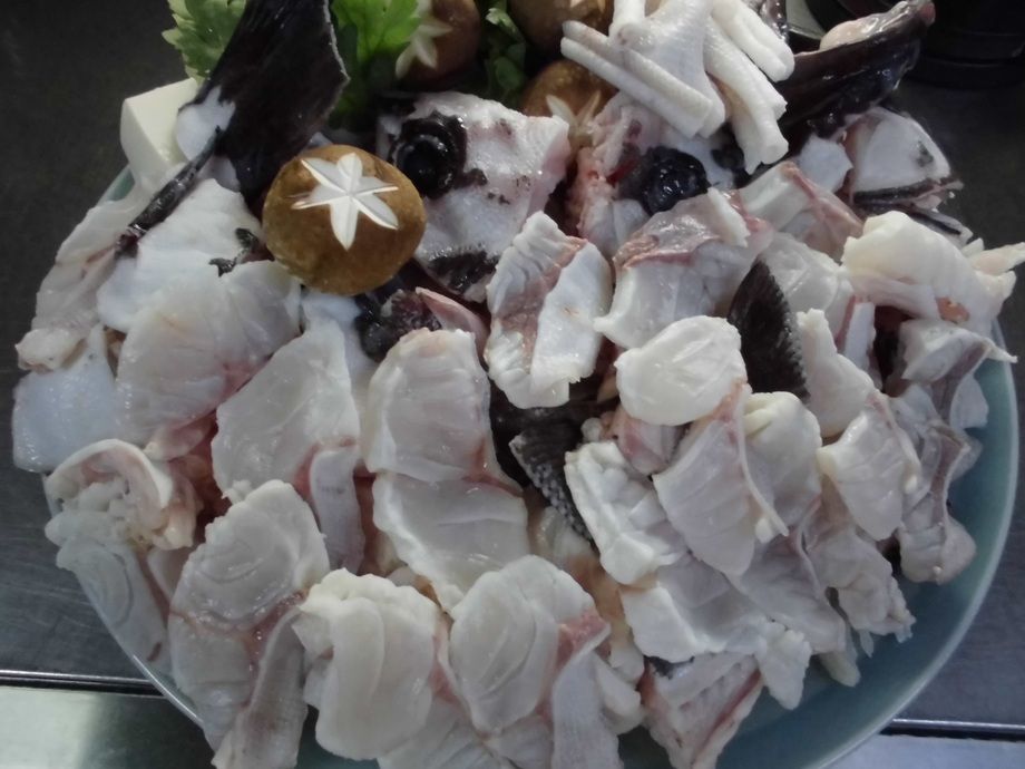 クエ鍋コース・三人前より