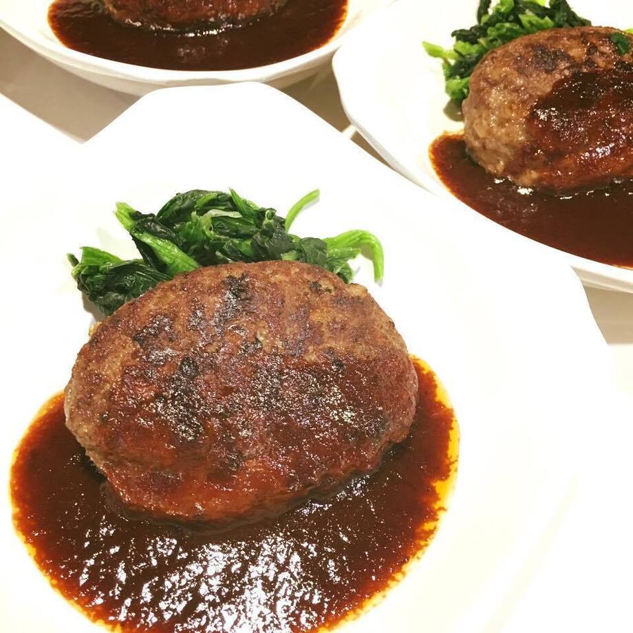 ハンバーグ（+チーズ50円）（600）