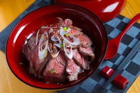 万屋ローストビーフ丼