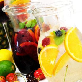 ☆自家製サングリア☆　赤　又は　白（デキャンタも）