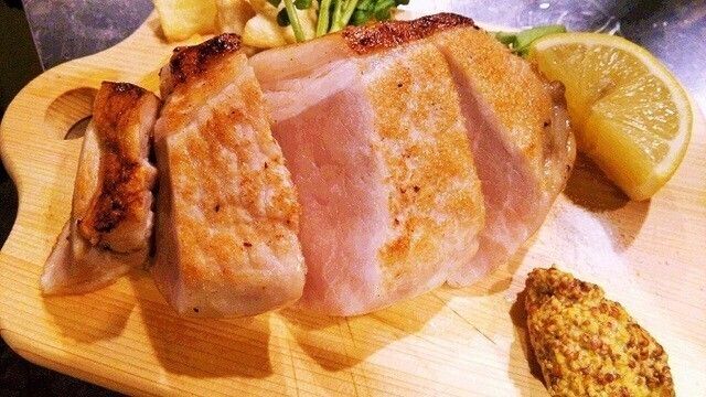 熟成豚ロースの厚切りロースト２５０ｇ（1,580円）