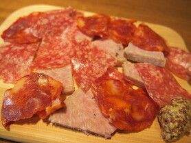 シャルキュトリー肉！肉！肉！お肉屋さんの前菜３種盛り合わせ！