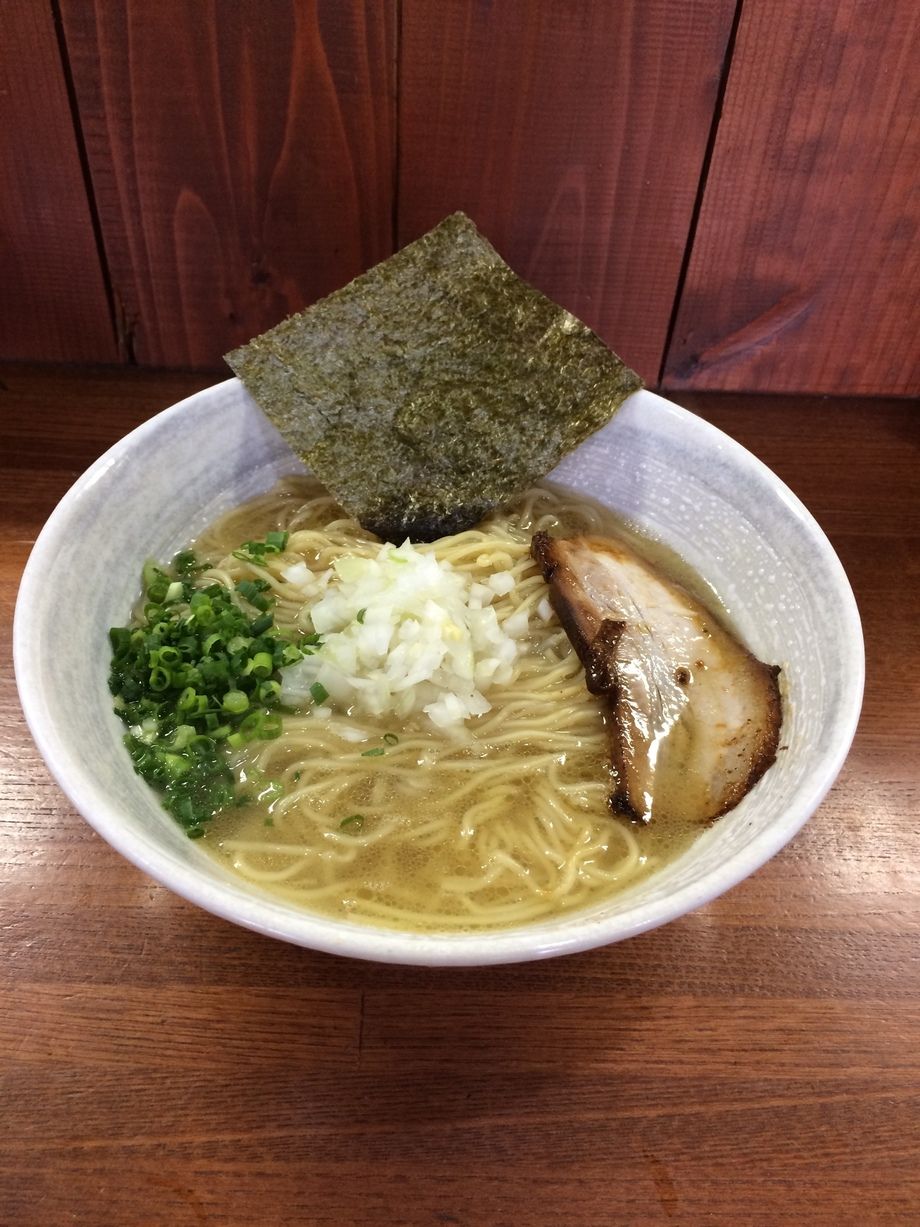 塩鶏白湯ラーメン（690円）