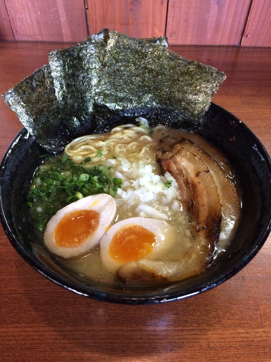 特製塩鶏白湯ラーメン（1080円）