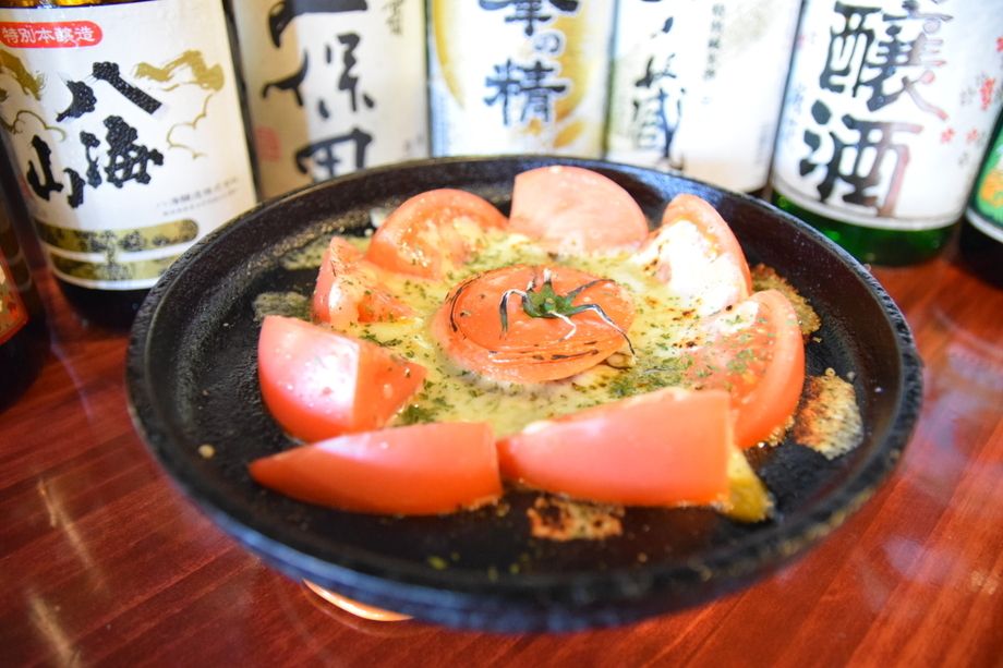 トマトチーズの鉄板焼（¥480）