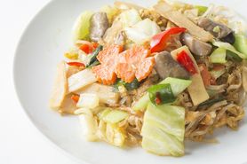 パッ・キー・マオ（バジル入り辛口焼きそば）