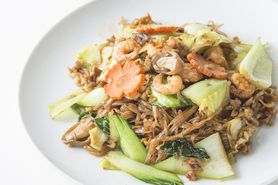 パッ・シーィウ（しょうゆ味甘口焼きそば)