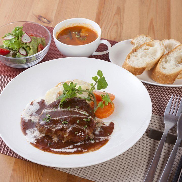 自家製ハンバーグ　デミグラスソース