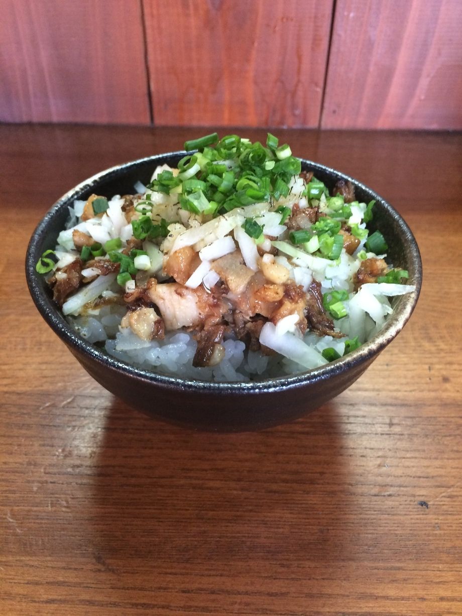 チャーシュー丼（350円）