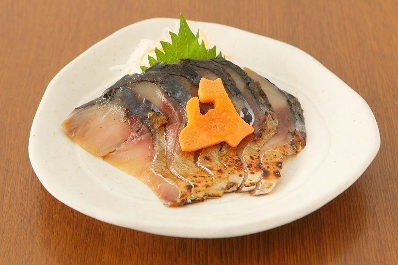 八戸前沖さば冷燻（680円＋税）