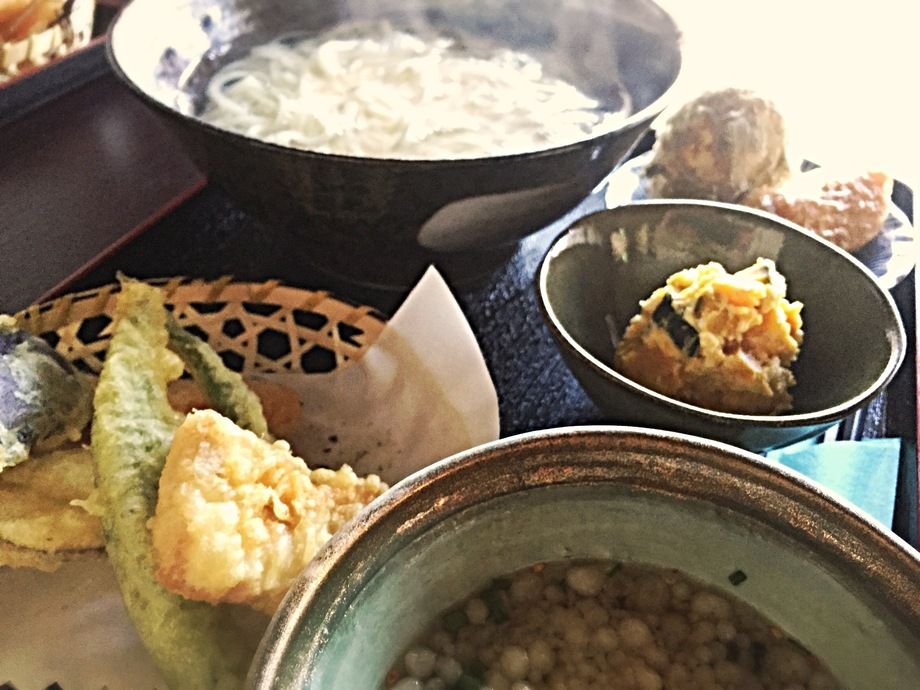 釜揚げうどん又は釜玉うどん（980円）