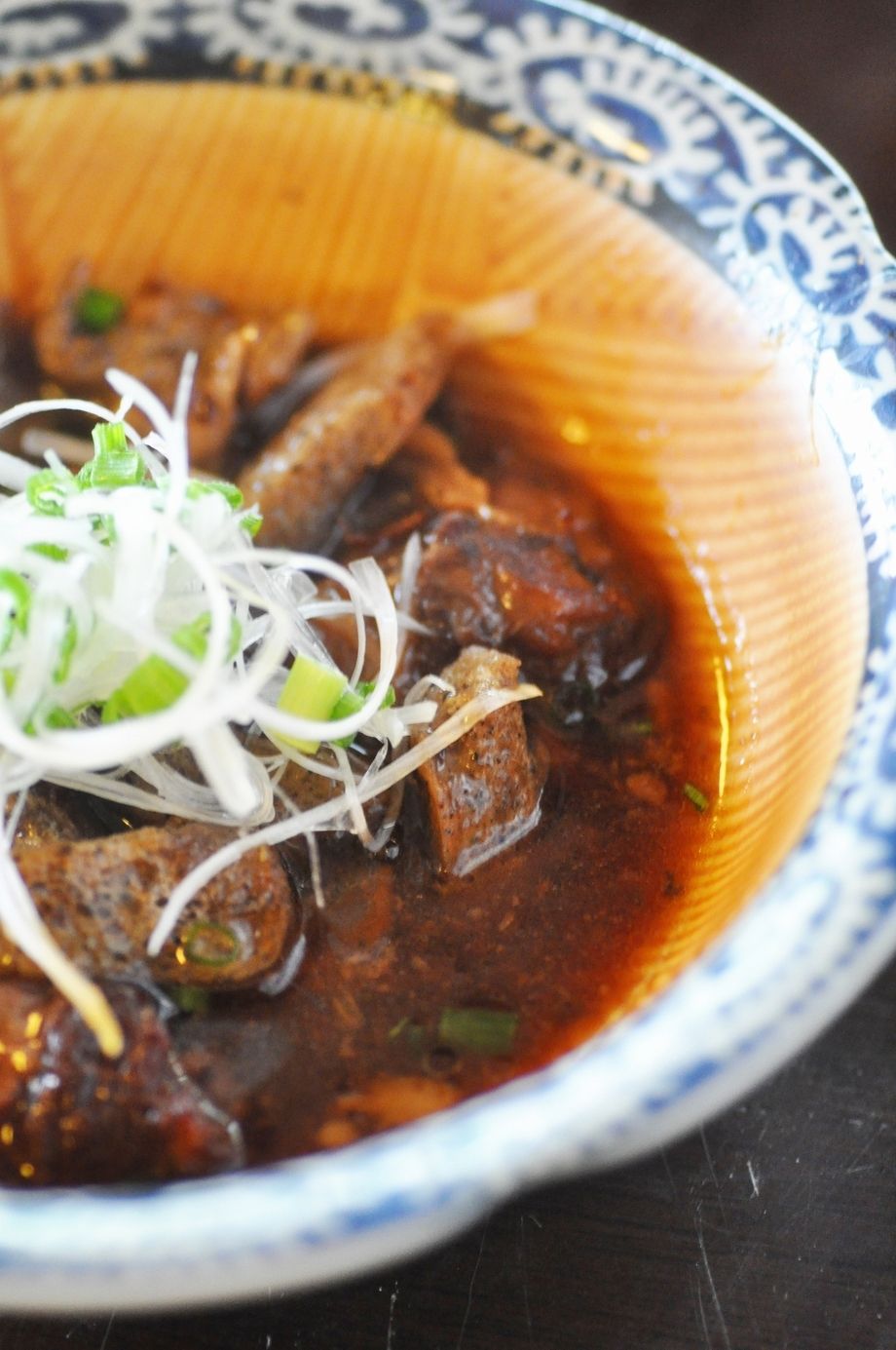 牛すじの赤ワイン煮込み（620円(税別)）