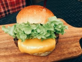 チェダーチーズバーガー