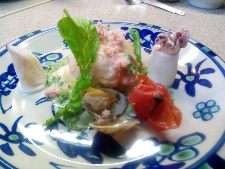 サーモンの赤海老包み 地元生海苔ソース（ディナー コース の一品  ￥5000〜）