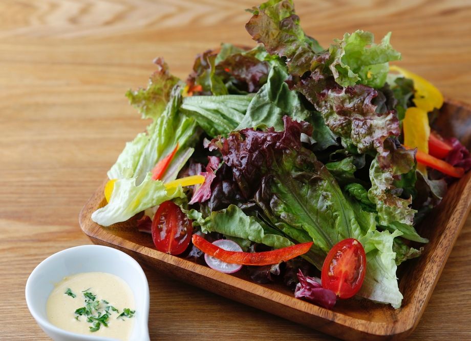 直送野菜のグリーンサラダ（550円）