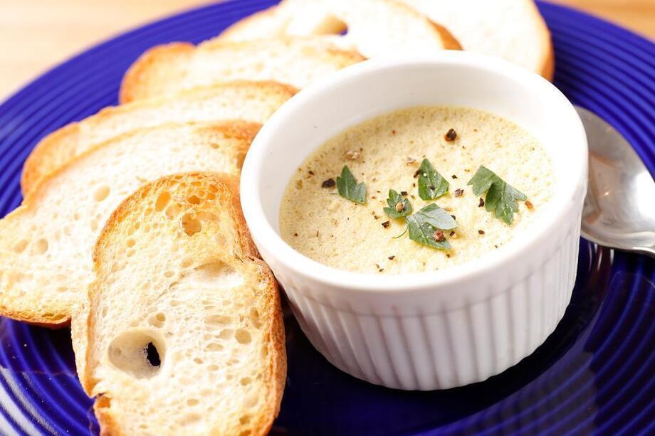 自慢のふわふわ牡蠣ムース（480円）