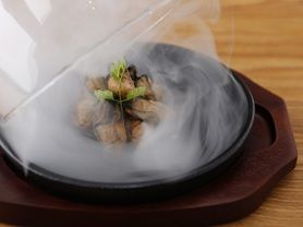 牡蠣の超スモークのオイル漬け