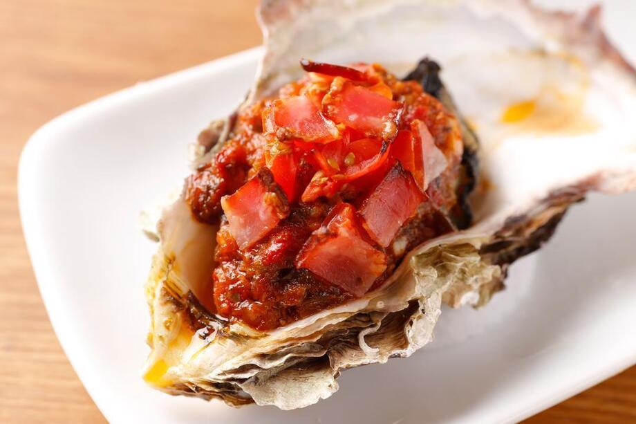 04 ハリッサ使用！自家製ピリ辛ミートソース（300円）