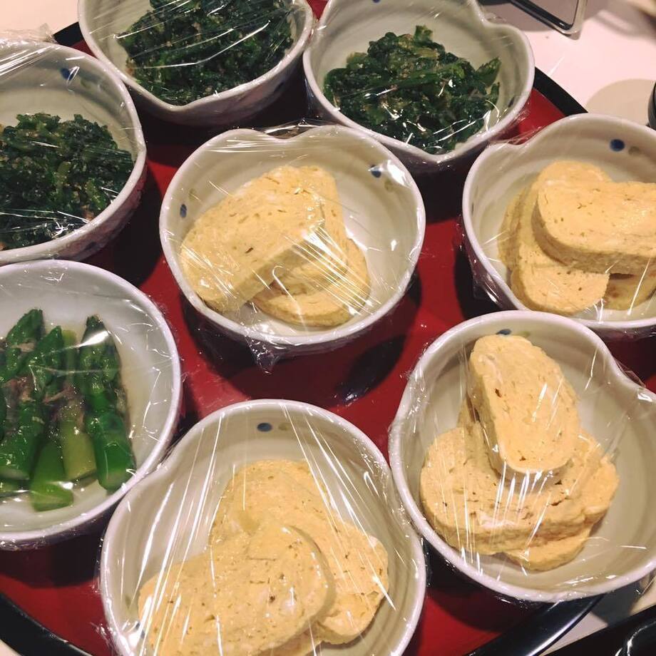 だし巻玉子・アスパラおひたし・菊菜ゴマあえ（各300）