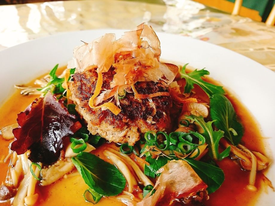 マスターのハンバーグ　きのこバター醤油（1540）