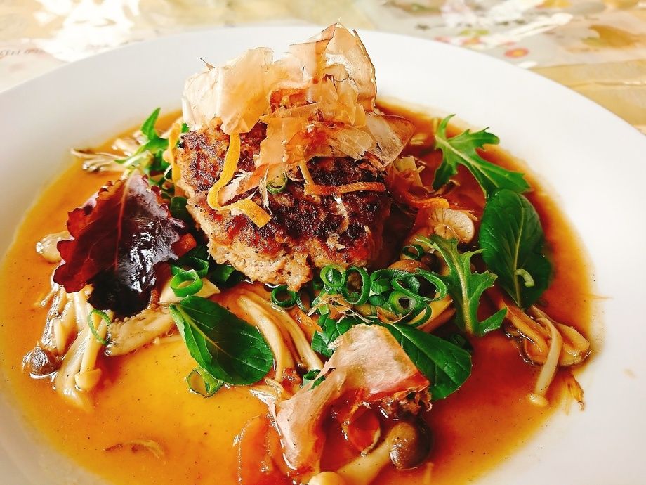 マスターのハンバーグ　きのこバター醤油（1540）