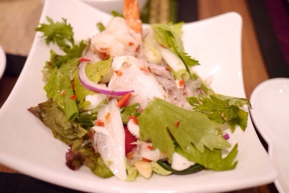 ヤムウンセン -タイ風春雨サラダ-（M 850円 / L 1000円）