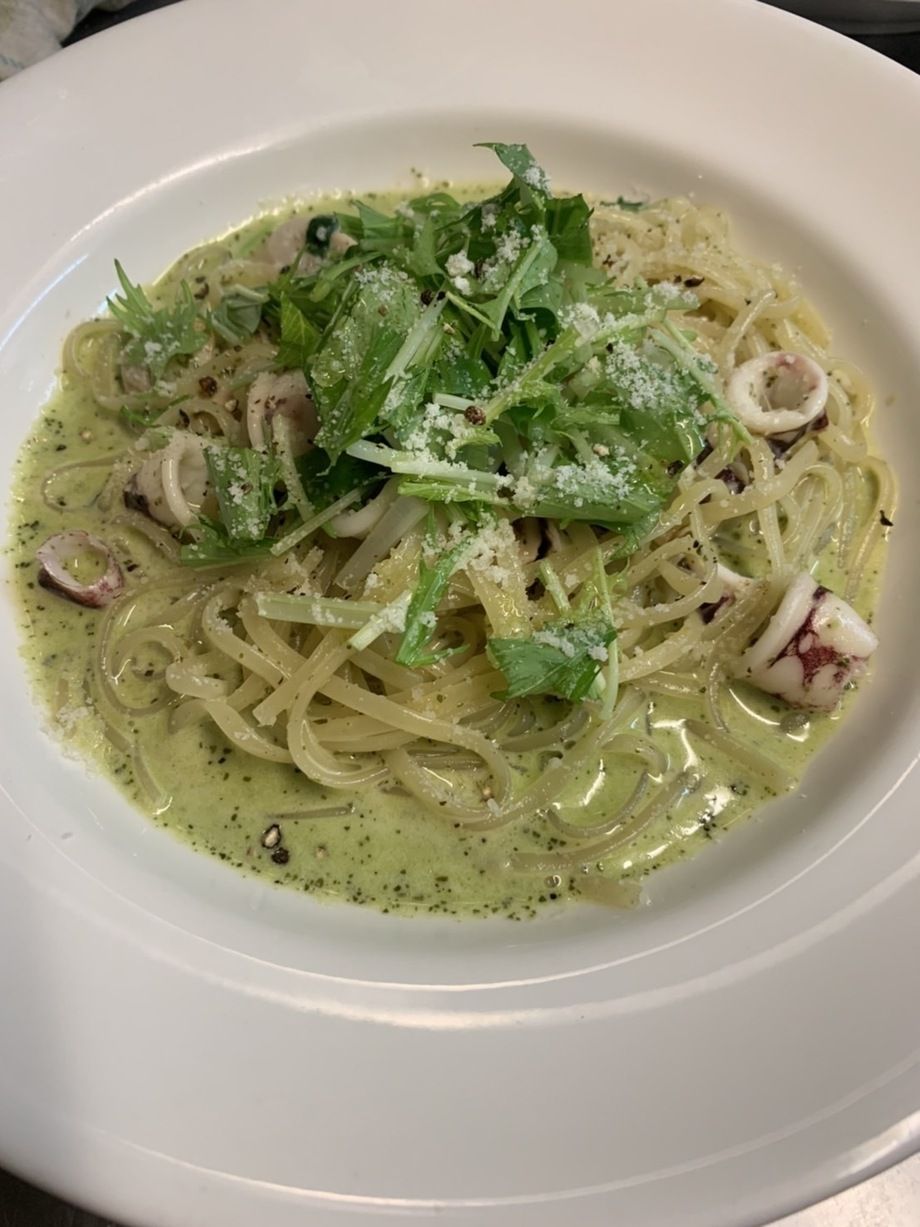 ③小エビとイカのジェノバクリームソース