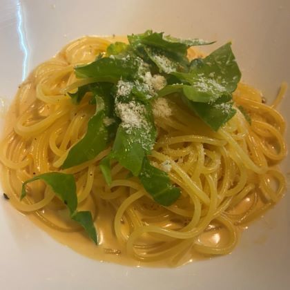 ④ウニクリームとルッコラの幸せパスタ 