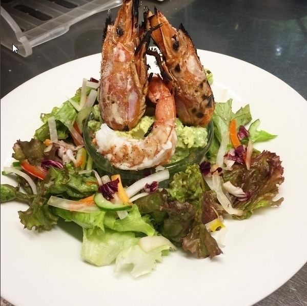 海老とアボカドのサラダ