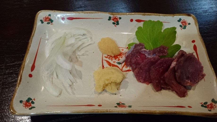 八重山産ヤギの刺身