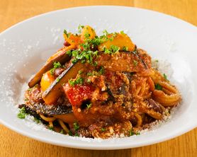 ナス丸ごと1本使ったラグーソースのパスタ