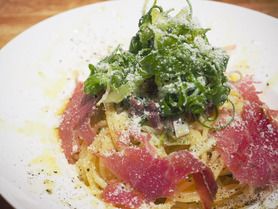 モチモチの生パスタとサクサクのクリスピーピッツァ！季節限定メニューもやってます！