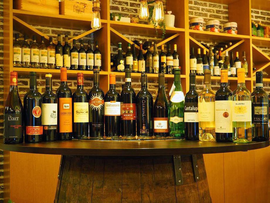 種類豊富なワインは、グラスで常時7種類☆ボトルは常時40種類以上をご用意しています♪