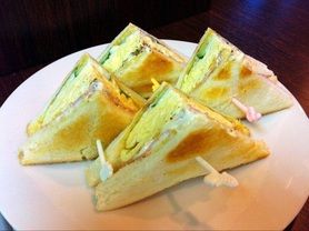 チーズinハムエッグトースト