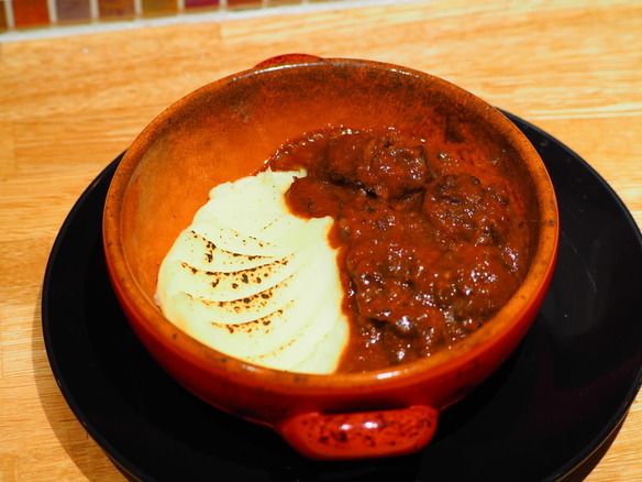 牛ホホの赤ワイン煮込み