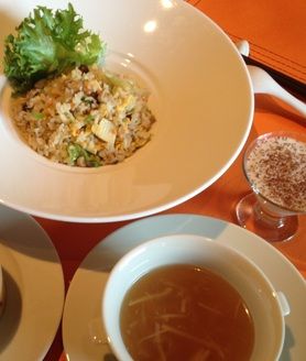 ランチ炒飯セット(◆工芸茶　◆本日のスープ ◆当店いちおしメニューの大根餅 ◆桜海老の炒飯 ◆本日のデザート)  ※写真はイメージ