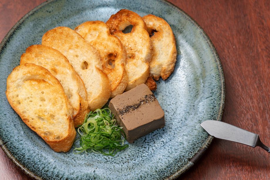 もつ吉の地鶏レバーパテ（750円）