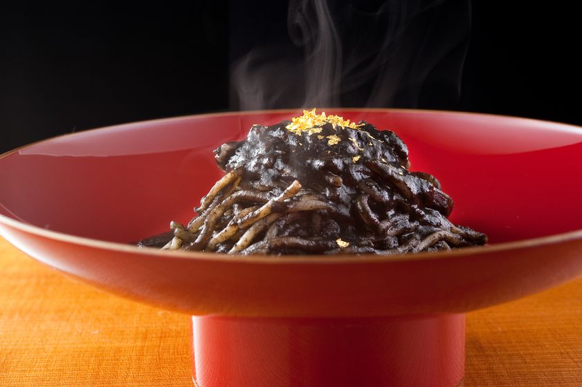 イカスミと金箔