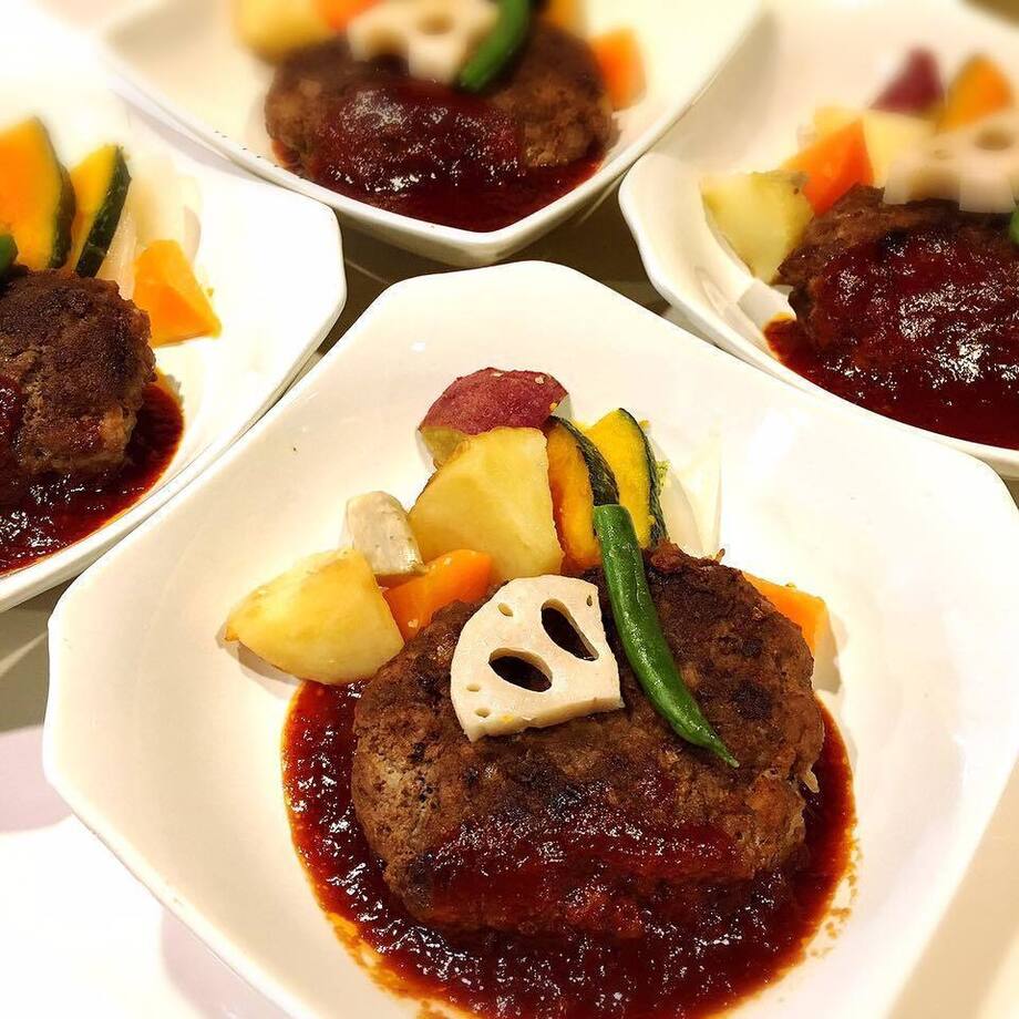 ハンバーグ（ふんわりジューシータイプ）（600）