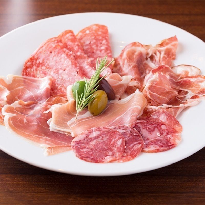 サラミ盛り合わせ