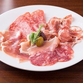 サラミ盛り合わせ