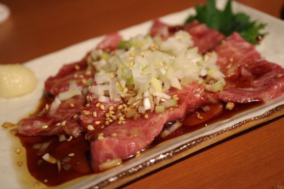 霜降り馬刺し（499円 （税抜））